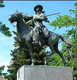 2433-kitcarson01statue.jpg