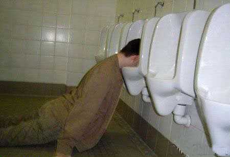 4848-toilet-drunk-thumb-450x307-4847.jpg